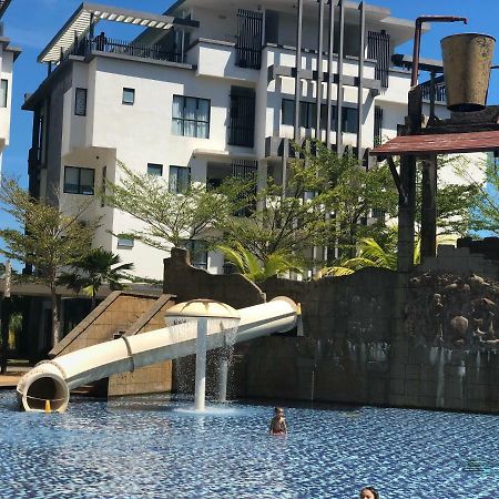 Swiss Garden Residence Pool Sea View Beach Resort Luxury Apartment & Family Suite Kuantan Exterior photo